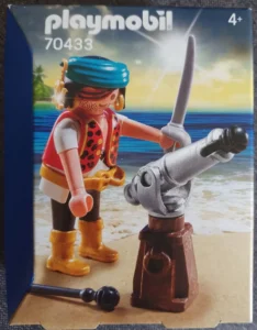 Pirate with cannon
