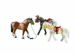 3 Horses