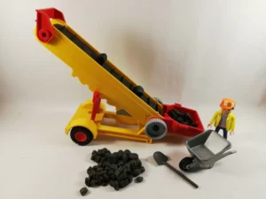 Conveyor Belt with Construction Accessories