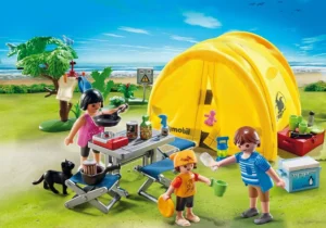 Famille et tente de camping