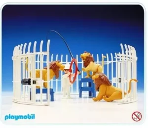 Lions, Cage and Trainer