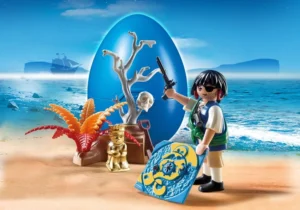 Treasure hunting pirate egg