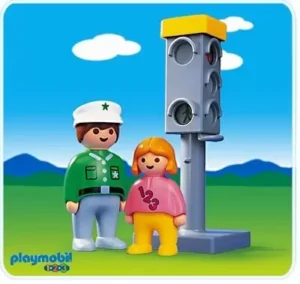 Traffic light with policer and kid
