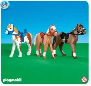 3 Horses