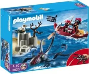 Giant octopus with pirates
