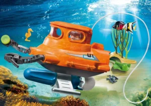 U-Boot with underwater motor