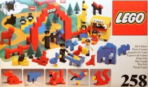Zoo (with Baseboard)