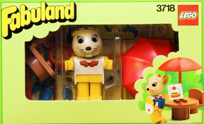 Outdoor Cafe with Bonnie Bunny