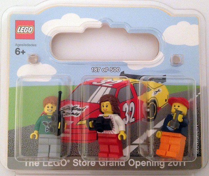Castleton Square Exclusive Minifigure pack
